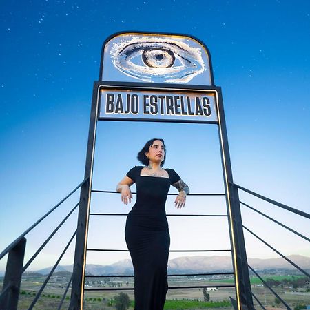 Bajo Estrellas Hotel Contemporaneo บาเย เด กัวลาลูเป ภายนอก รูปภาพ