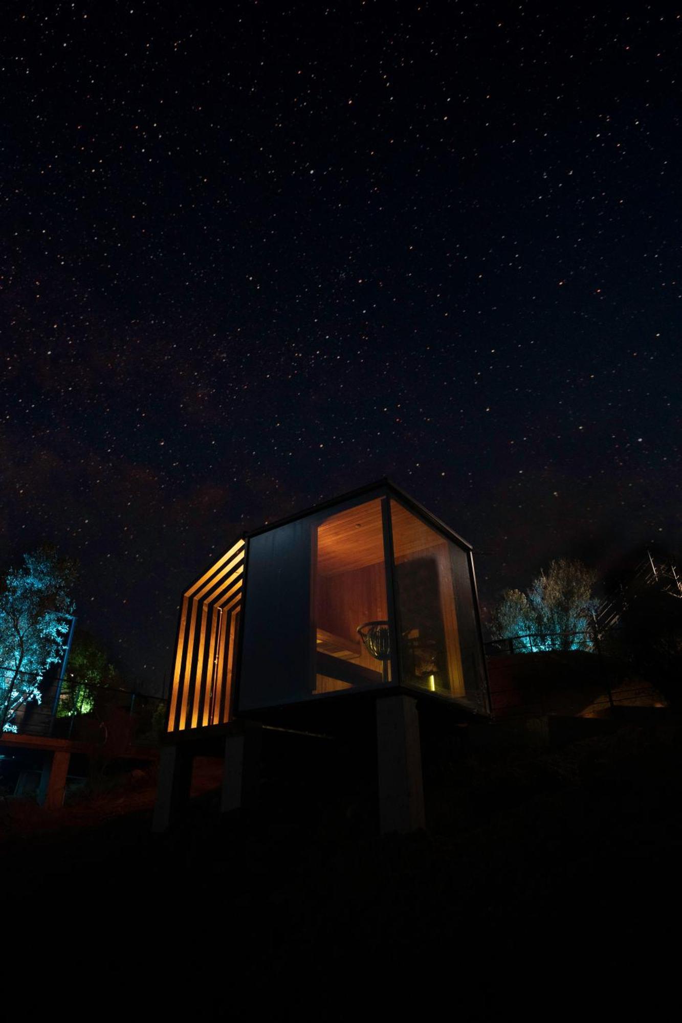 Bajo Estrellas Hotel Contemporaneo บาเย เด กัวลาลูเป ภายนอก รูปภาพ