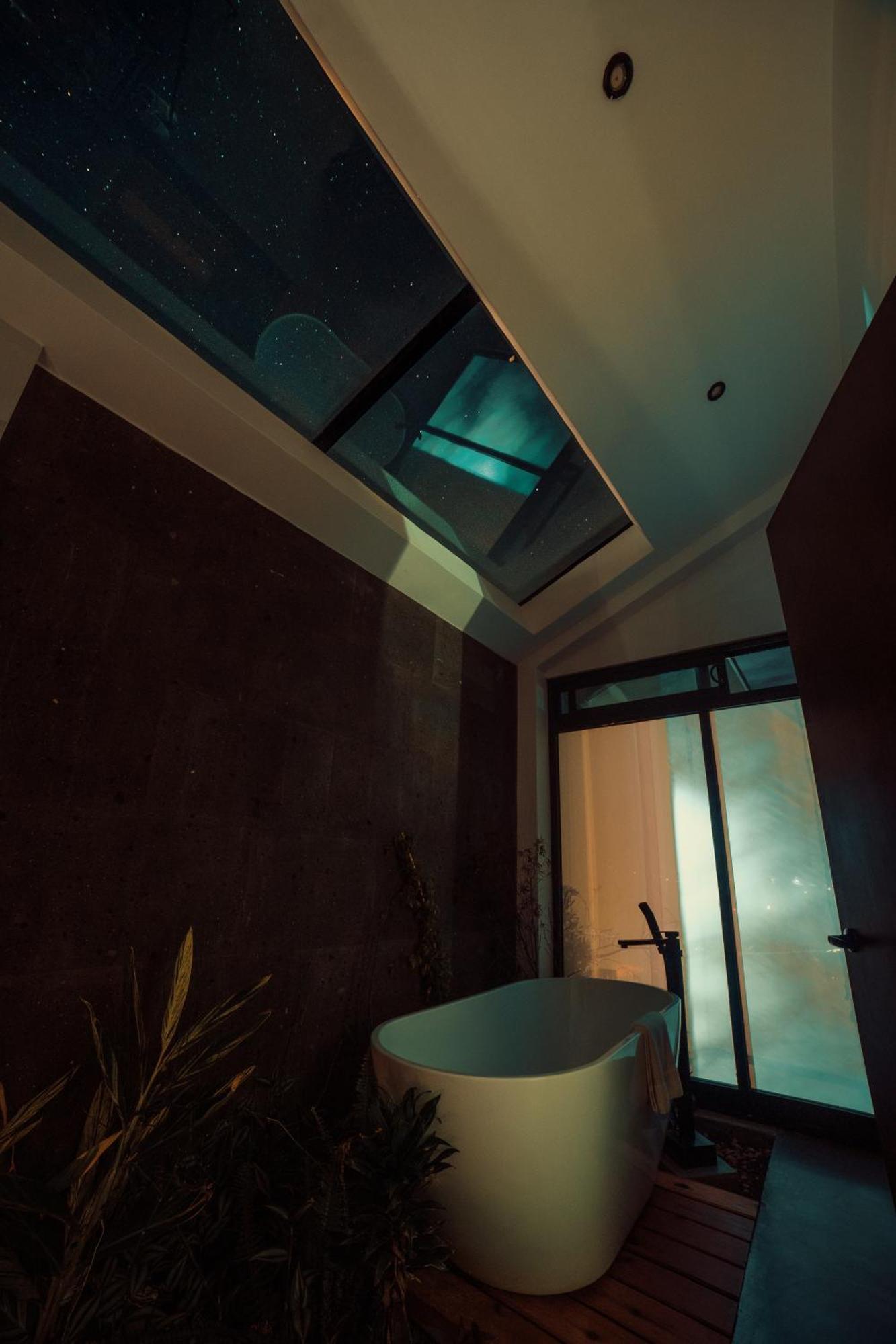 Bajo Estrellas Hotel Contemporaneo บาเย เด กัวลาลูเป ภายนอก รูปภาพ