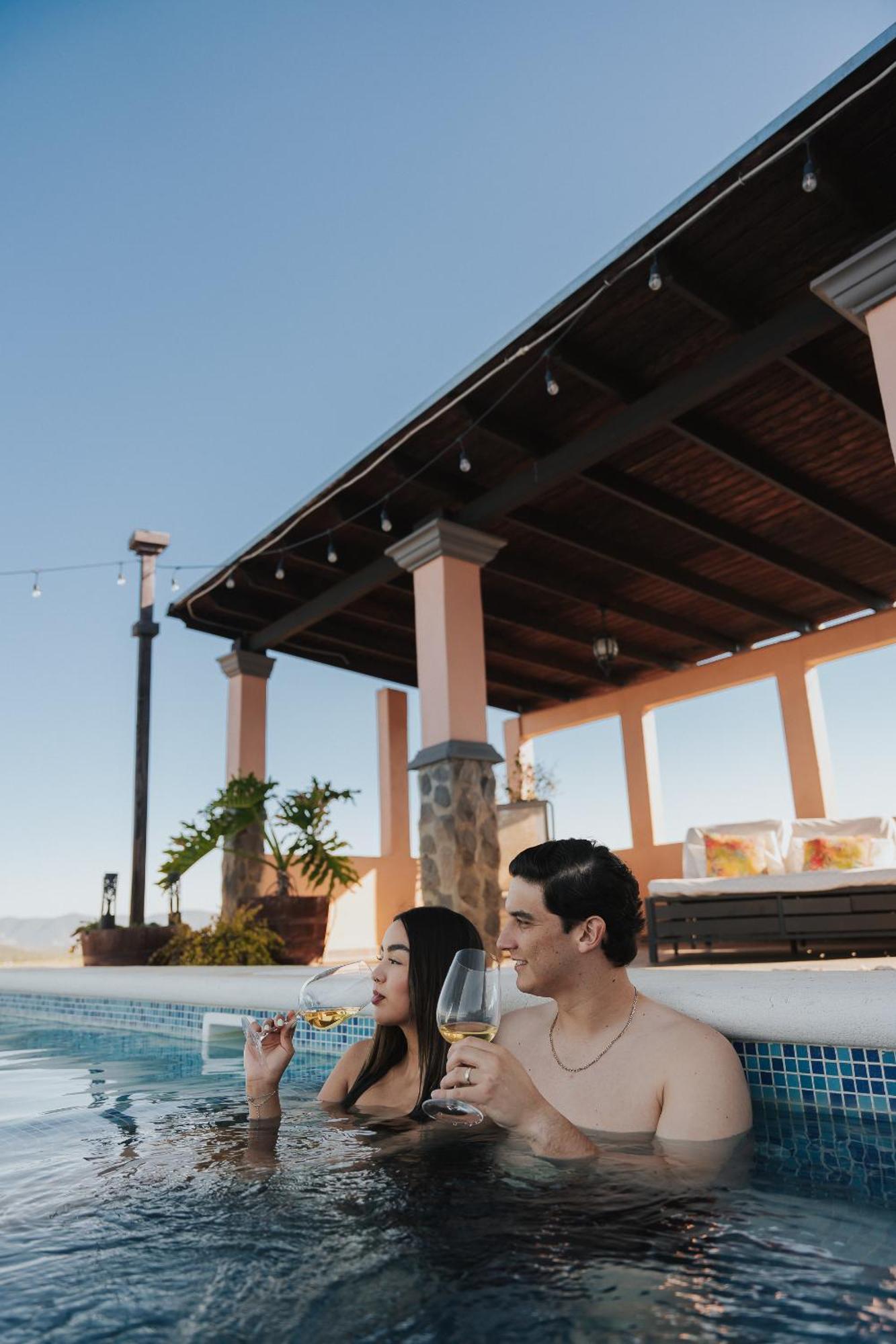 Bajo Estrellas Hotel Contemporaneo บาเย เด กัวลาลูเป ภายนอก รูปภาพ